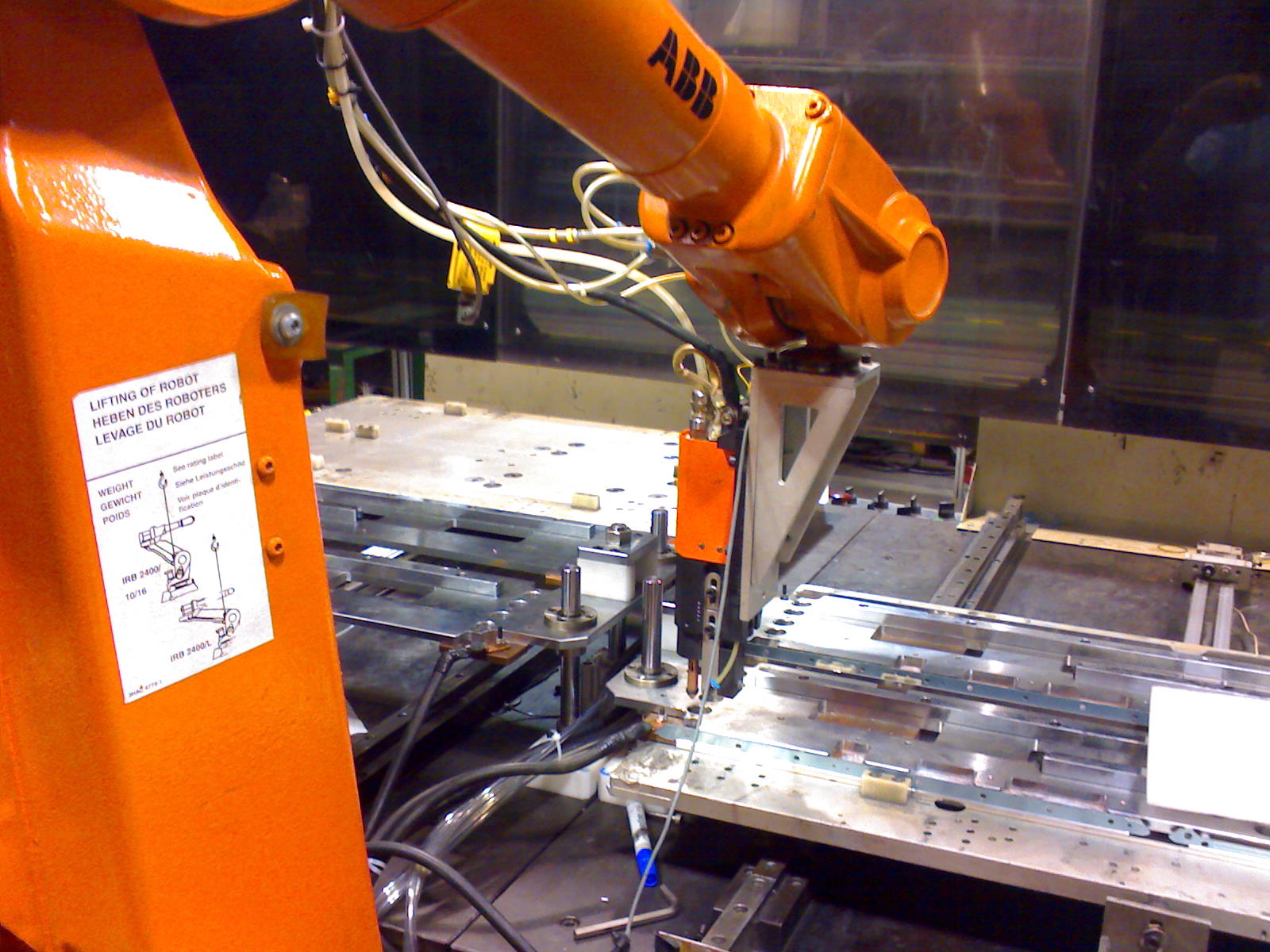 富士康機器人自動焊接